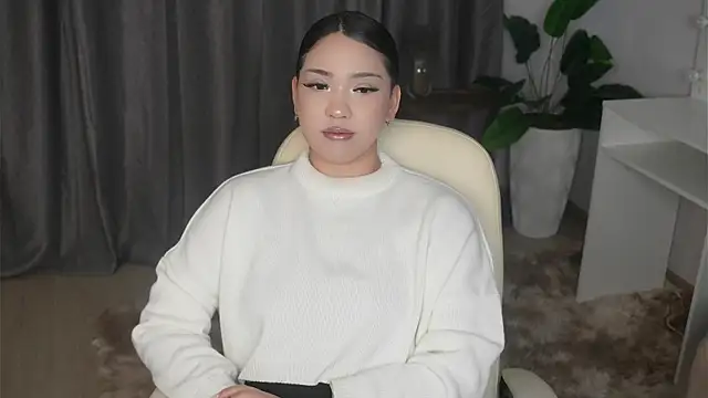 AyannaMilian online show from 12-19-25, 09:27