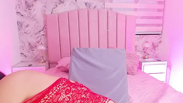 Snapshot of sofia_go_ chatting on 12-15-25, 11:58 sofia go online show from 12-15-25, 11:58