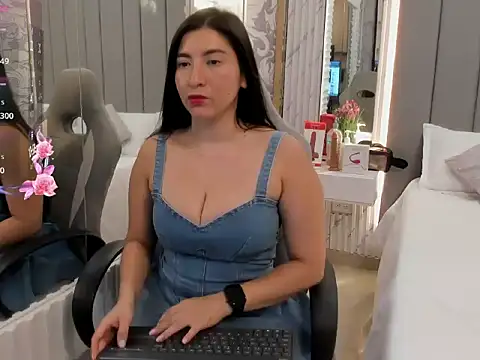 goodgirl22   online show from 03-25-26, 11:11