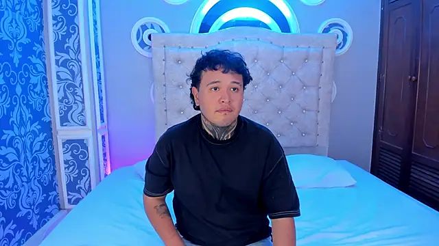 Snapshot of Beele_and_Evie chatting on 02-27-26, 07:58 Beele and Evie online show from 02-27-26, 07:58