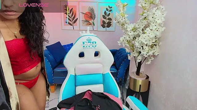 Snapshot of Nina_willyams chatting on 01-18-26, 03:43 Nina willyams online show from 01-18-26, 03:43