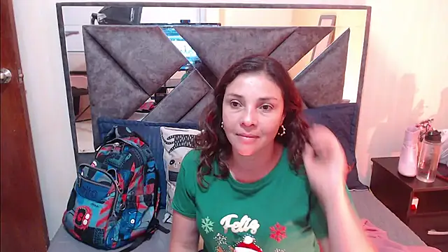 Natashaa Clauss online show from 12-16-25, 11:43