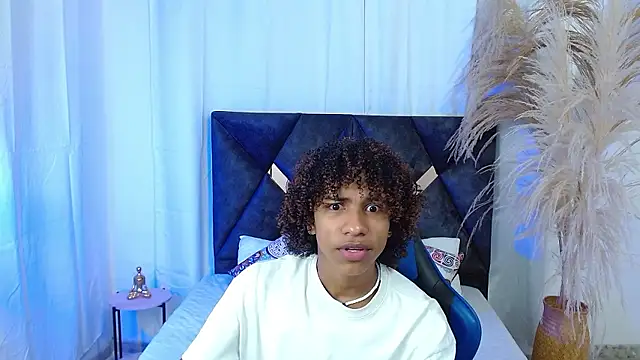 angelll18  online show from 01-09-26, 09:05