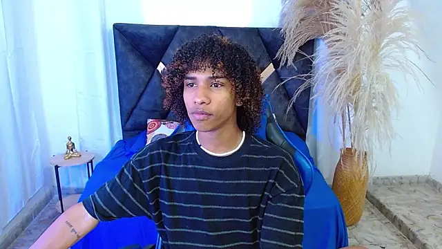 angelll18  online show from 04-07-26, 08:09