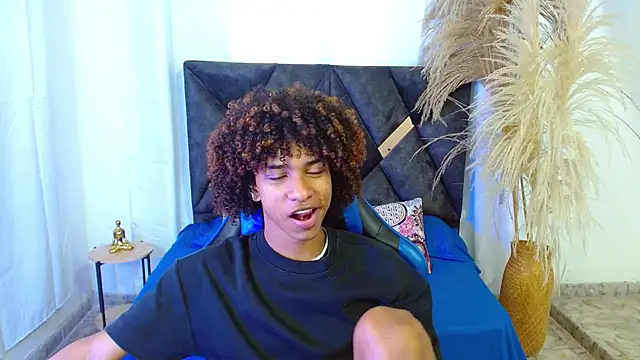 angelll18  online show from 04-13-26, 08:14