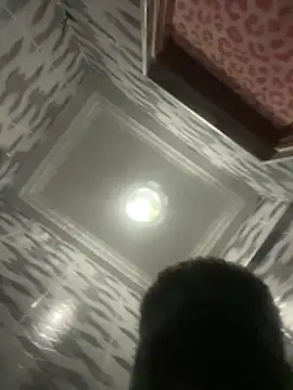 Snapshot of melaninpoppop chatting on 12-18-25, 01:22 melaninpoppop online show from 12-18-25, 01:22