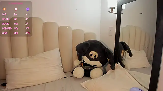 Snapshot of CataVelasco chatting on 12-17-25, 09:59 CataVelasco online show from 12-17-25, 09:59