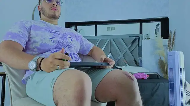 Snapshot of Chel_seth chatting on 02-28-26, 04:02 Chel seth online show from 02-28-26, 04:02