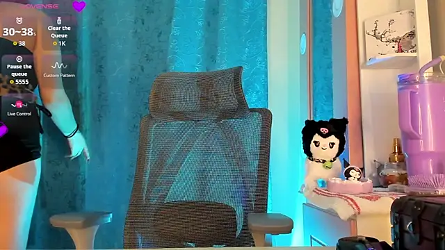 RosesLizzyy online show from 02-11-26, 11:04