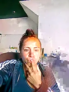 Snapshot of saray77 chatting on 12-16-25, 04:45 saray77 online show from 12-16-25, 04:45