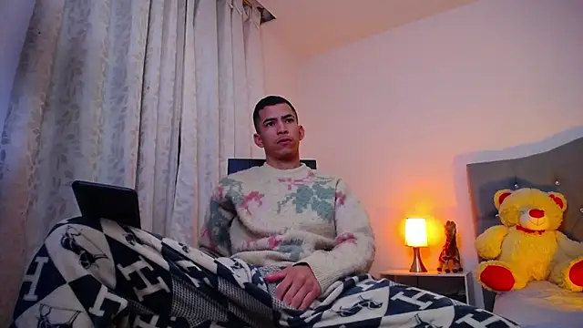 Snapshot of TOMBOYSEXX chatting on 01-06-26, 11:14 TOMBOYSEXX online show from 01-06-26, 11:14