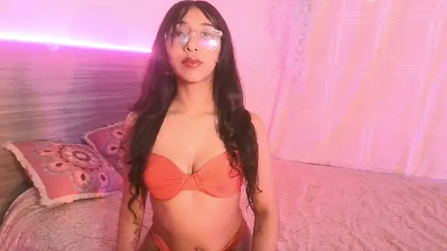 lunamilkarias online show from 07-15-26, 01:49