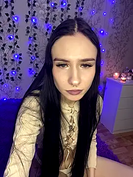 Snapshot of Show_Lissa chatting on 12-14-25, 04:45 Show Lissa online show from 12-14-25, 04:45