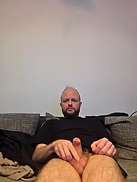 Snapshot of SoftishInflow chatting on 12-14-25, 02:22 SoftishInflow online show from 12-14-25, 02:22