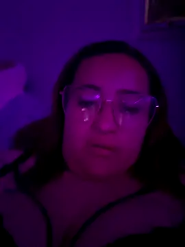 Meghan T18 online show from 12-17-25, 01:11