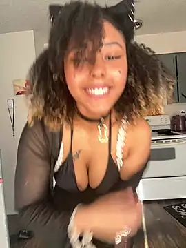 Snapshot of HonneyBunnyXO chatting on 05-30-26, 01:35 HonneyBunnyXO online show from 05-30-26, 01:35
