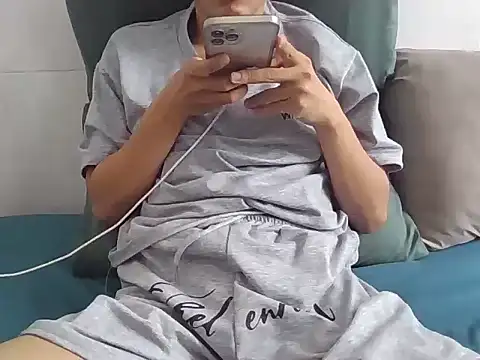 Snapshot of Huybin99 chatting on 01-07-26, 06:05 Huybin99 online show from 01-07-26, 06:05