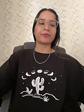 Val12777 online show from 12-18-25, 04:24