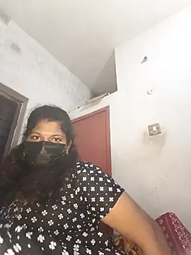 Snapshot of tamilsaisree chatting on 04-23-26, 05:37 tamilsaisree online show from 04-23-26, 05:37