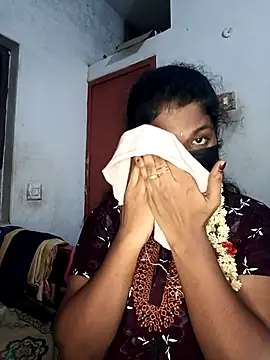 Snapshot of tamilsaisree chatting on 04-28-26, 05:18 tamilsaisree online show from 04-28-26, 05:18