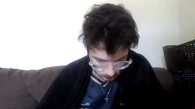 Snapshot of atreus69big chatting on 05-06-26, 01:16 atreus69big online show from 05-06-26, 01:16