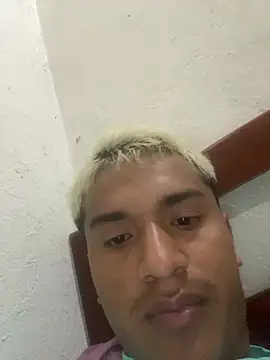 Snapshot of Augusto112 chatting on 02-21-26, 07:37 Augusto112 online show from 02-21-26, 07:37