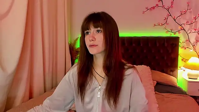 MilanaHotts online show from 07-09-26, 05:11