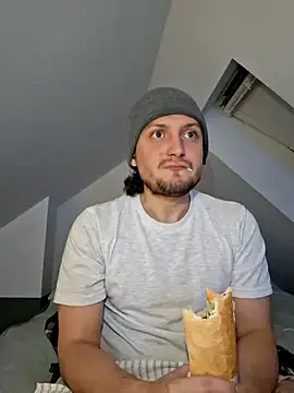 Ghost Pie online show from 12-17-25, 05:57