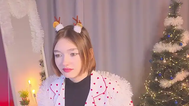 Leyla crsh online show from 12-22-25, 05:04