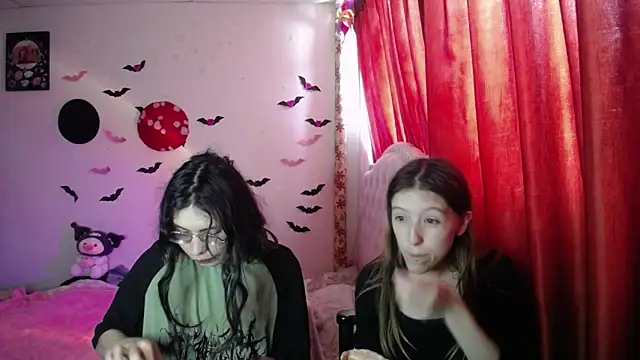 Briar y Blair online show from 04-14-26, 03:29