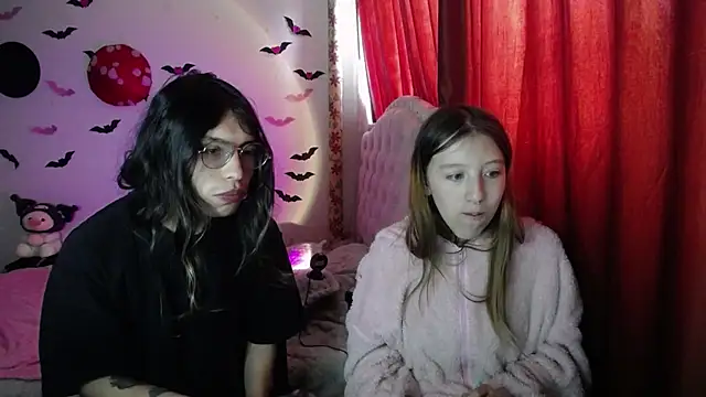 Briar y Blair online show from 04-16-26, 03:02