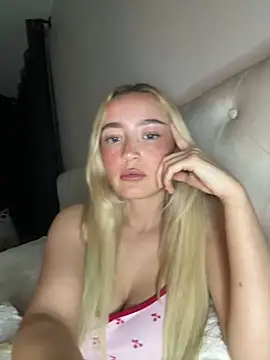 Snapshot of TashaXnaughty chatting on 12-18-25, 09:43 TashaXnaughty online show from 12-18-25, 09:43