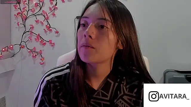 Snapshot of vanesita_ chatting on 06-24-26, 11:48 vanesita online show from 06-24-26, 11:48
