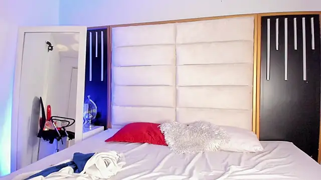 JuliMonroe19 online show from 02-20-26, 01:11