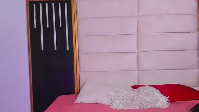 JuliMonroe19 online show from 03-11-26, 02:01