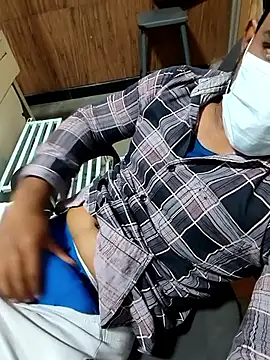  alexzz1155  online show from 12-17-25, 04:29