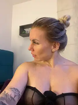 Snapshot of Natalia_Fit chatting on 04-30-26, 05:14 Natalia Fit online show from 04-30-26, 05:14