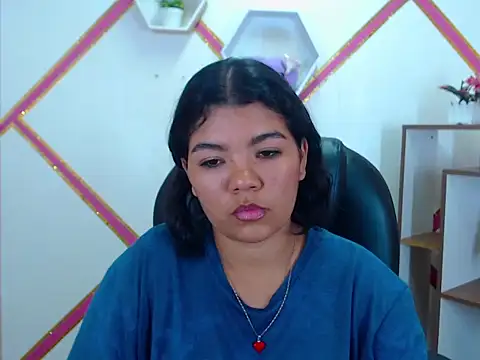 Snapshot of Heidy_Colins chatting on 12-18-25, 01:55 Heidy Colins online show from 12-18-25, 01:55