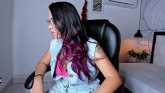 isa valverde online show from 12-18-25, 03:45