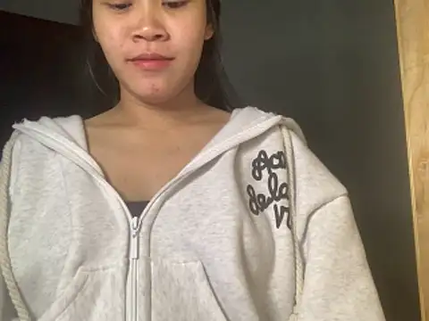 Snapshot of Bitsy2004 chatting on 12-18-25, 04:13 Bitsy2004 online show from 12-18-25, 04:13