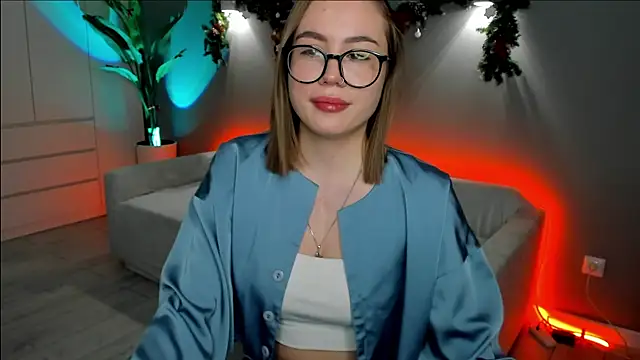 Aurelia Voss online show from 12-22-25, 06:43