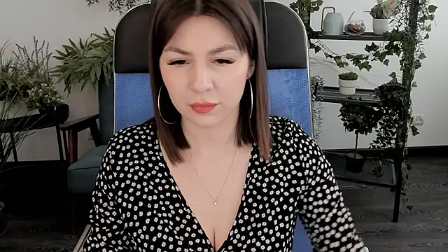 Snapshot of DiRosie chatting on 02-07-26, 08:29 DiRosie online show from 02-07-26, 08:29