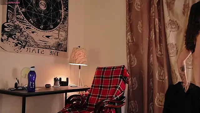 Snapshot of prancing_girl chatting on 06-16-26, 02:14 prancing girl online show from 06-16-26, 02:14