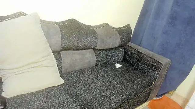 Snapshot of Tshanduk chatting on 03-12-26, 02:29 Tshanduk online show from 03-12-26, 02:29