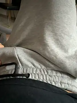 JamieLee008 online show from 12-18-25, 08:31