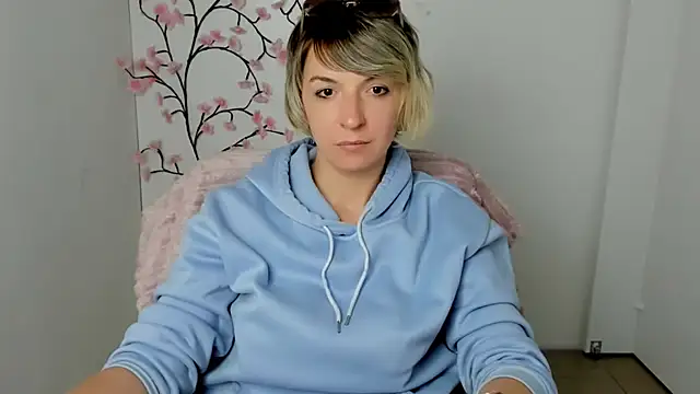 Lana Foxyy online show from 05-11-26, 04:59