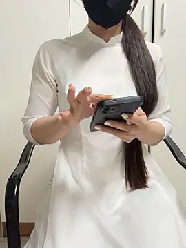 Snapshot of bi_biii chatting on 04-02-26, 02:15 bi biii online show from 04-02-26, 02:15