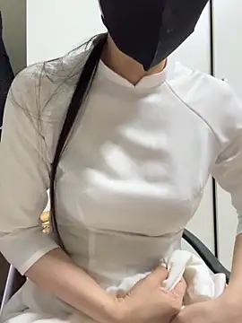 Snapshot of bi_biii chatting on 04-10-26, 01:22 bi biii online show from 04-10-26, 01:22