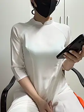 Snapshot of bi_biii chatting on 04-15-26, 03:24 bi biii online show from 04-15-26, 03:24