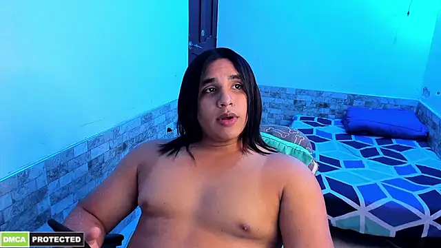 Snapshot of latinboyfit chatting on 06-26-26, 12:04 latinboyfit online show from 06-26-26, 12:04